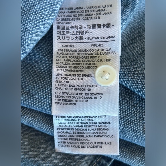 Levi’s Alice Short Sleeve Crop Denim Top sz XL NWOT - Picture 4 of 4